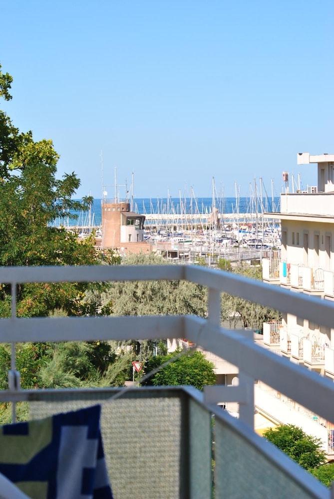 Hotel Bahama Rimini Exterior photo